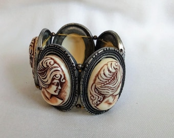 JP741 ヴィンテージシルバートーンと大きなフェイクカメオブレスレット