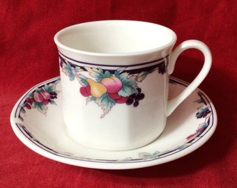 W124 Filiżanka do herbaty i spodek Royal Doulton Autumn’s Glory z rocznika 1991. Porcelana kostna, wyprodukowana w Anglii. Przesyłka z możliwością śledzenia.