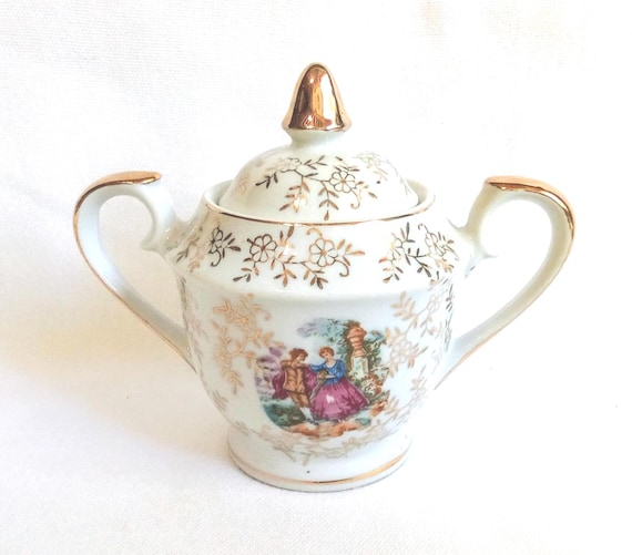 Z132a Vintage Porcelain Fragonard Style Covered Dish/lidded pot
