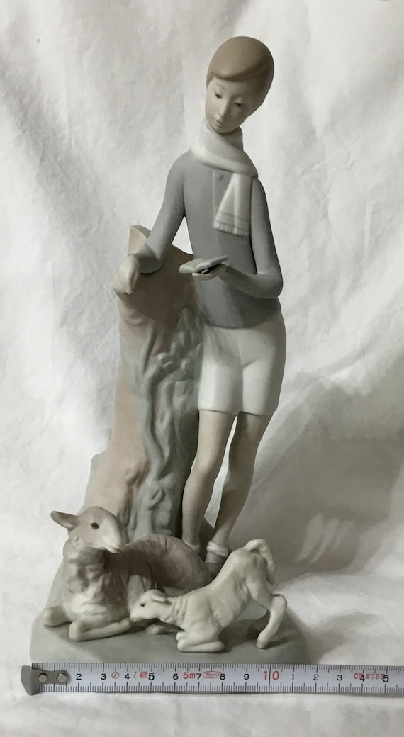 V40 Vintage Handmade Lladro Figurine “boy Reading Book With Lambs