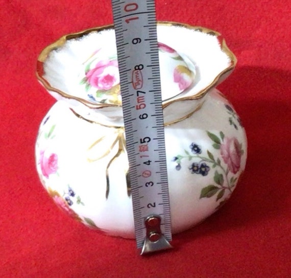 W228 Porcelain Fenton China Company Gilded Lidded Jar