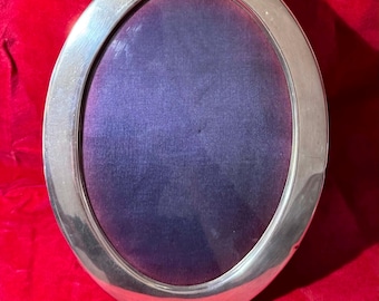 AB98a Vintage L.R.W Sterling Silber Oval geformter Bilderrahmen mit blauem Samt zurück. Geschenkidee. Versicherter Versand.