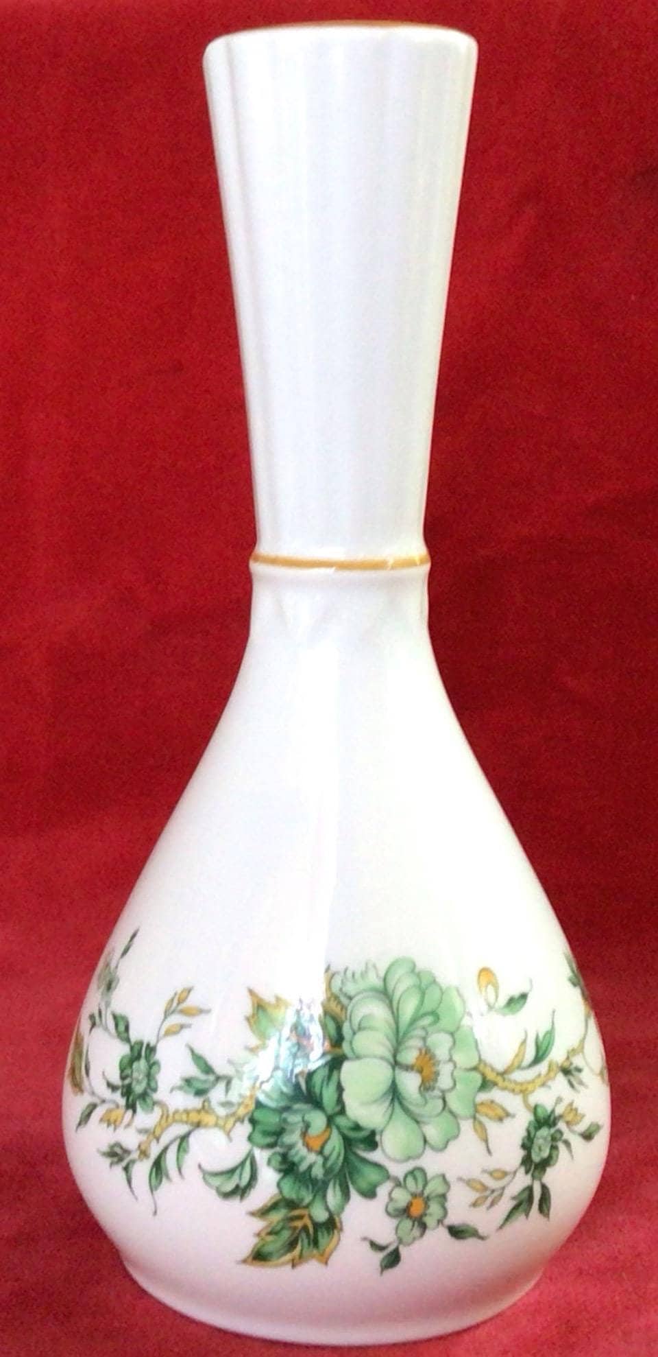 Q7 Vintage 1980's Crown Staffordshire Kowloon Pattern Lovely Vase