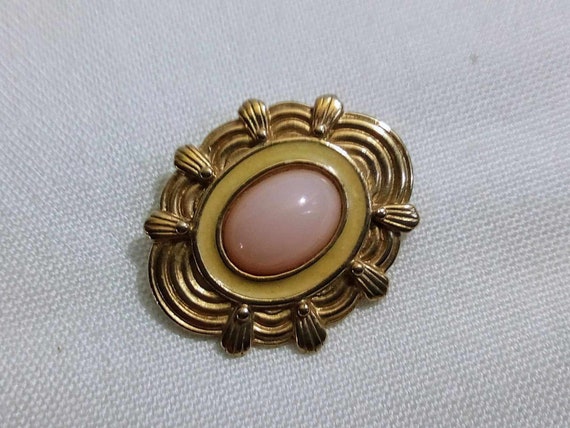 JP137. Vintage Gold Tone Brooch. Edwardian Inspir… - image 7