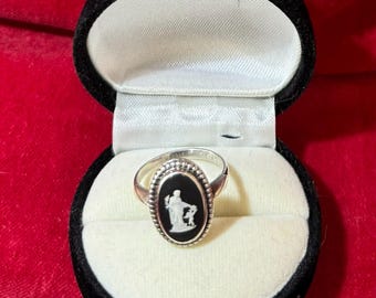 S72a Vintage Sterling Silver With Black Wedgwood Cameo Ring. Made in England. Box Not Included. Gift Idea.