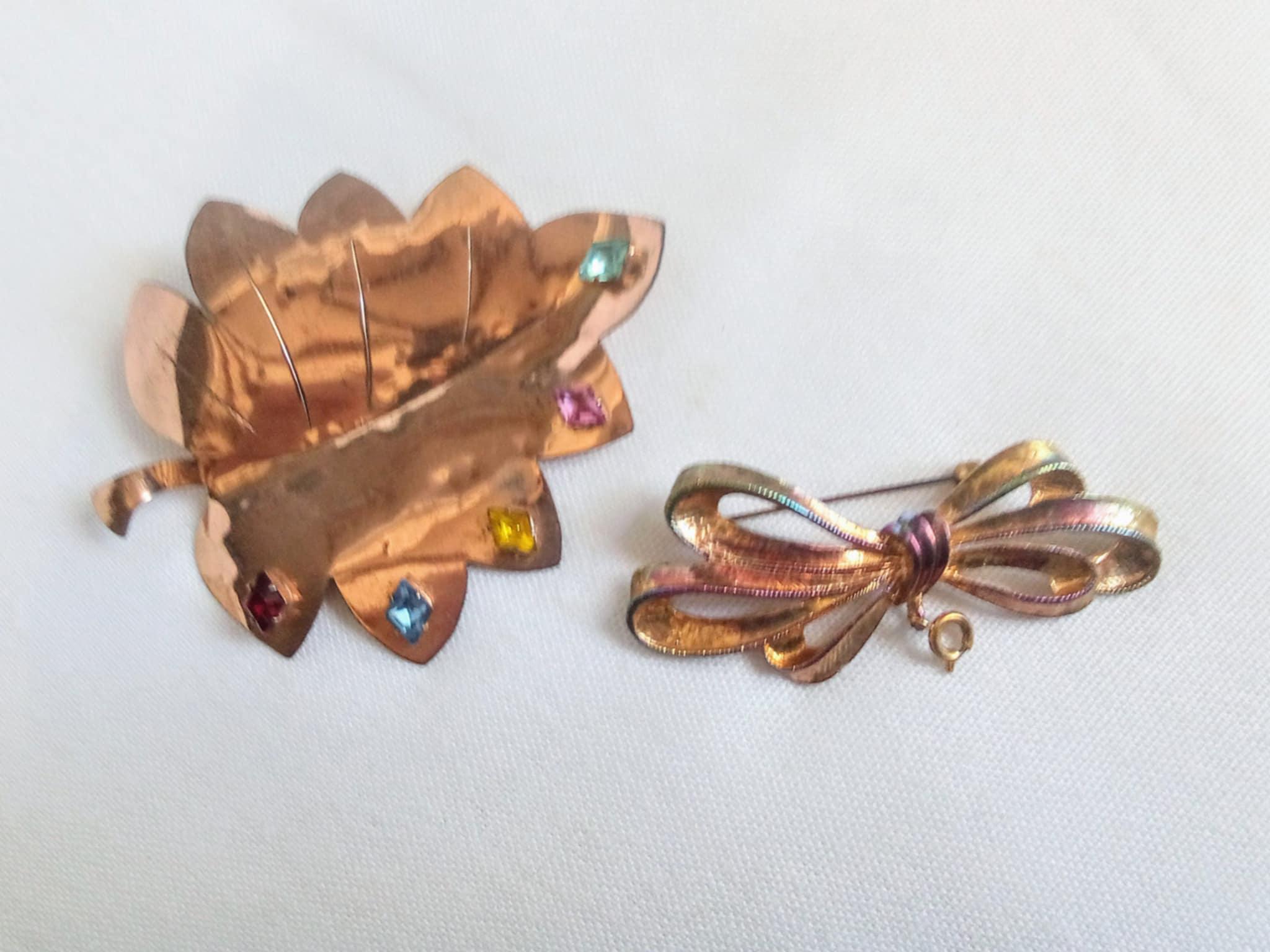 JP788 Vintage Set of 2 Faulty Brooches. Offered for Repair, Wear