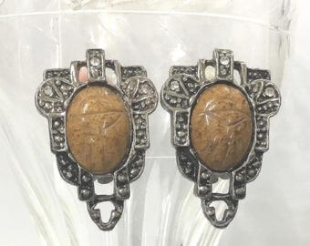 G21 Vintage Art Deco Stil, wunderschöne faux Markasiten und Jaspis Skarabäus Ohrclips. Versicherter Versand