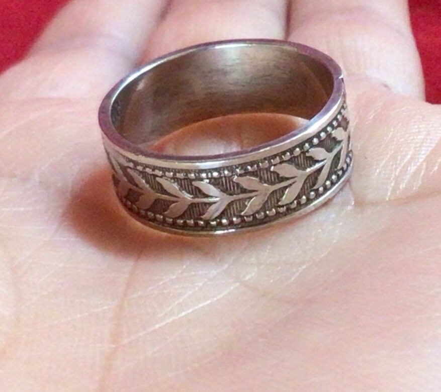 BC78 Vintage J. H.W Silver Round Should Band Ring. 4.6g BC78 Vintage J. H.W Silver Round Should Band Ring. 4.6g