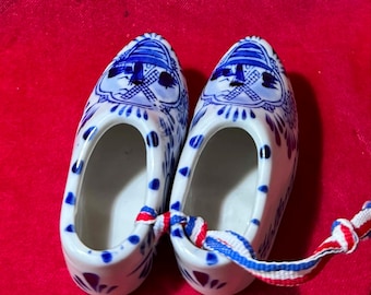 W87a Vintage Porcelain Holland Deft Blue Miniature Clogs. Gift Idea. Tracked Shipping.