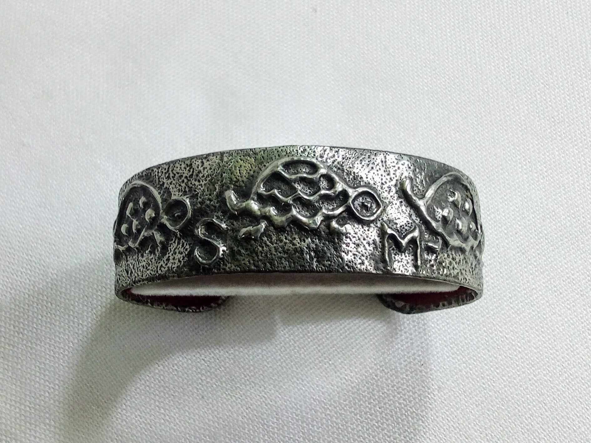 JP41 Vintage Pewter Bangle. Artisan Made. Turtle Design