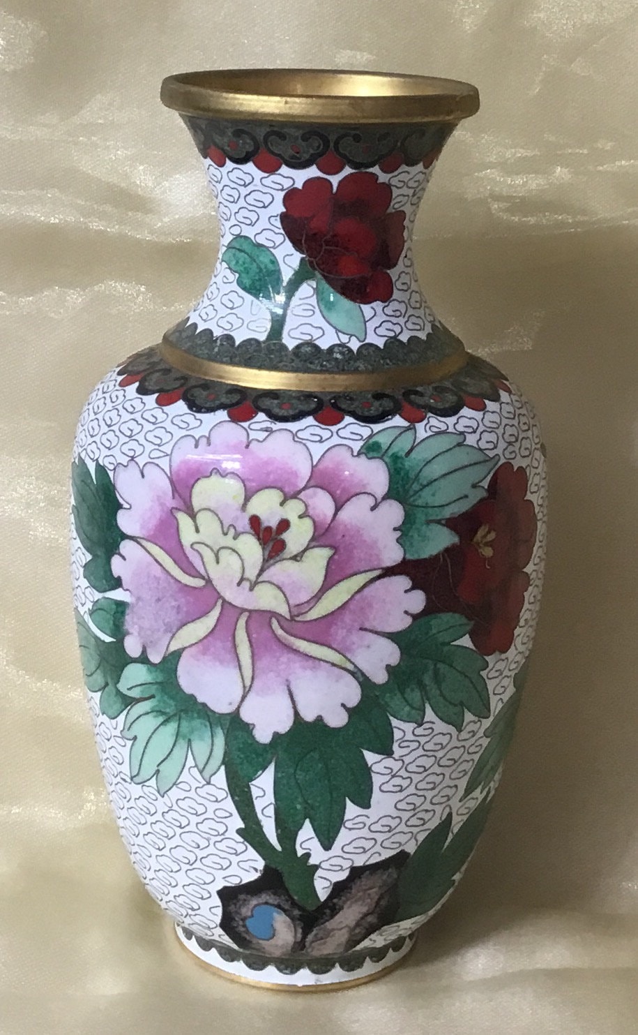 P132 Vintage Jingfa Cloisonné Enamel Chinese Flower Vase. Tracked