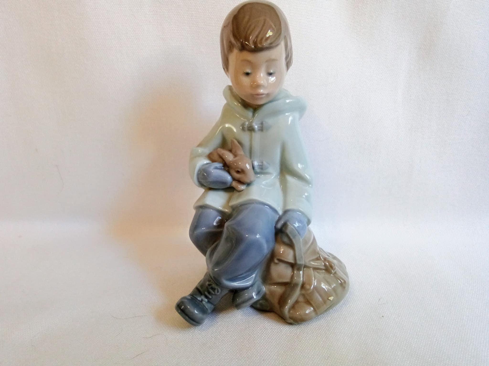 Z151a Vintage NAO Lladro Porcelain Figurine. 