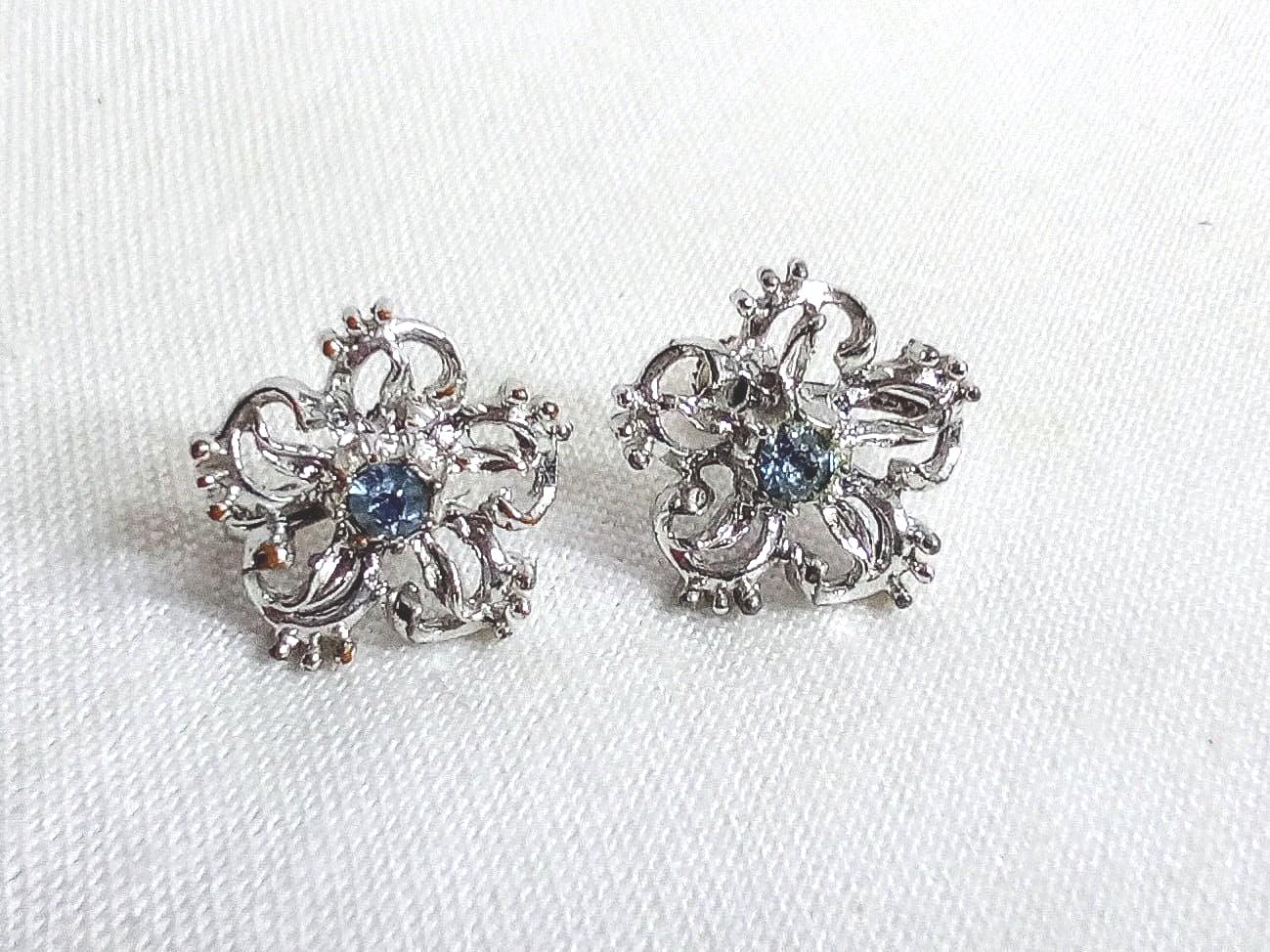 Vintage 1950s Floral Earrings: Silver Tone With Blue Accent