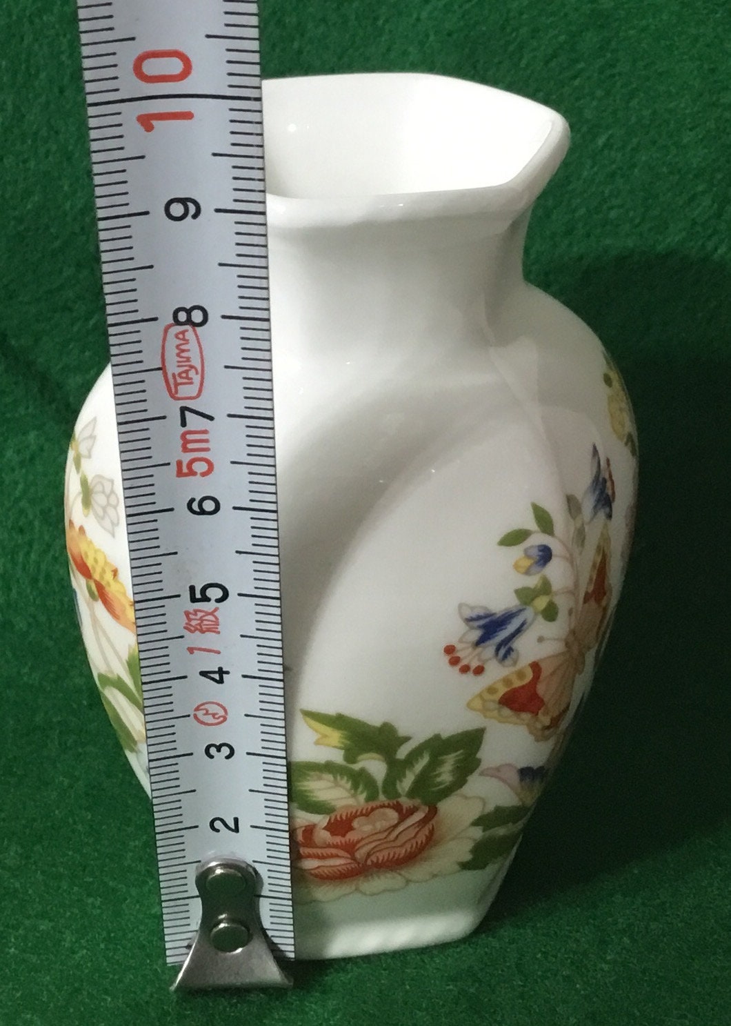 P143 Vintage Aynsley Cottage Garden Butterfly and Flowers Mini Bud