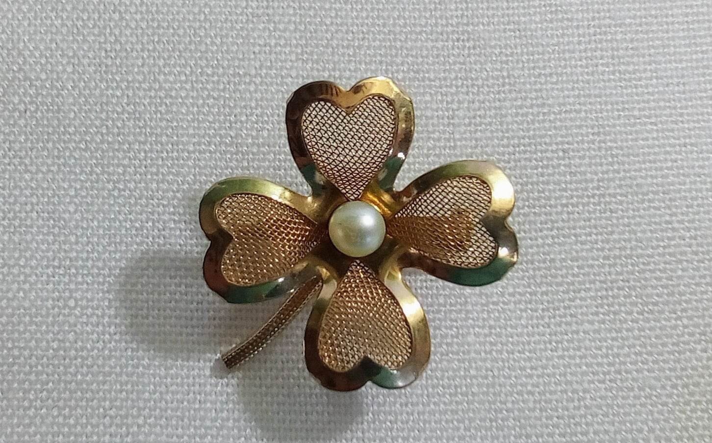 Coro White Flower Rhinestone Brooch Pin Vintage – The Jewelry Lady's Store