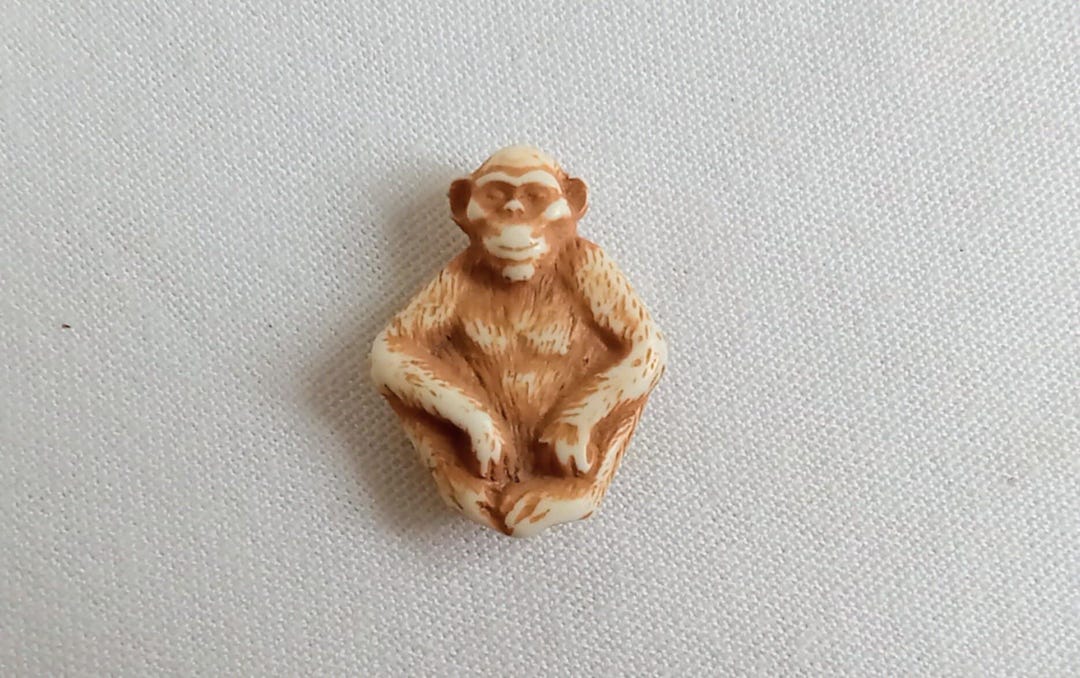 JP3077 Vintage Resin "monkey" Button Cover. C1980's Clothing Accessory ...