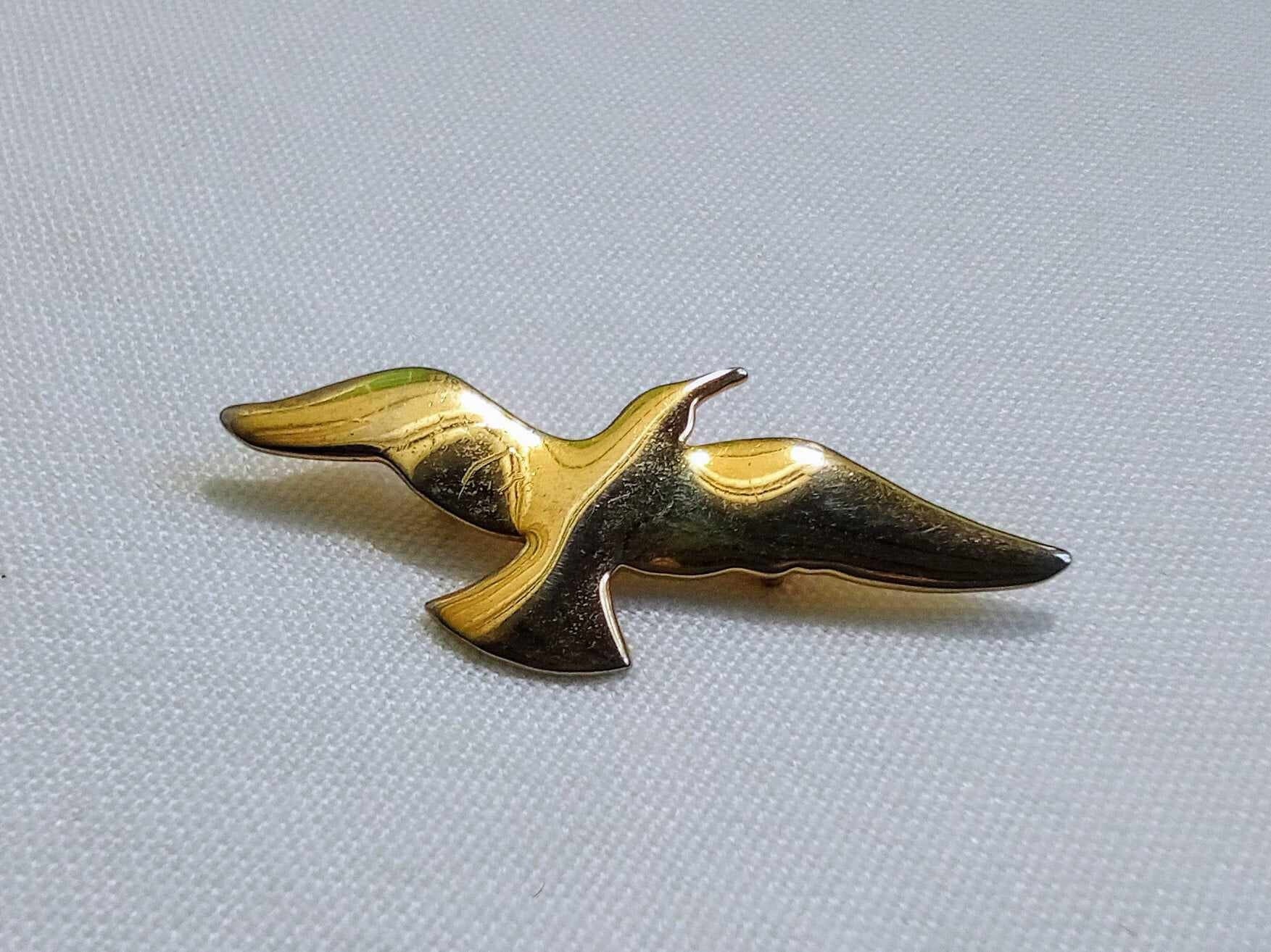 JP78. Vintage Gold Tone Flying Bird Brooch. Tracked Shipping - Etsy