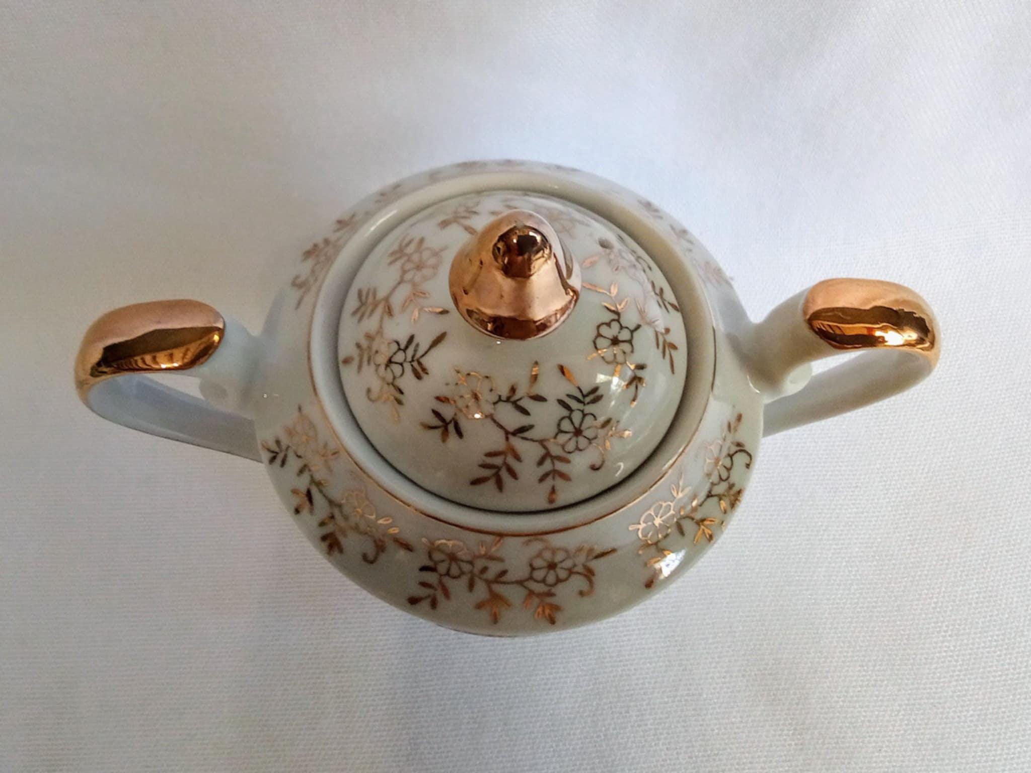 Z132a Vintage Porcelain Fragonard Style Covered Dish/lidded pot