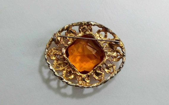 C63 Stunning Large Vintage Gold Tone Brooch, Neiger Style. Orange