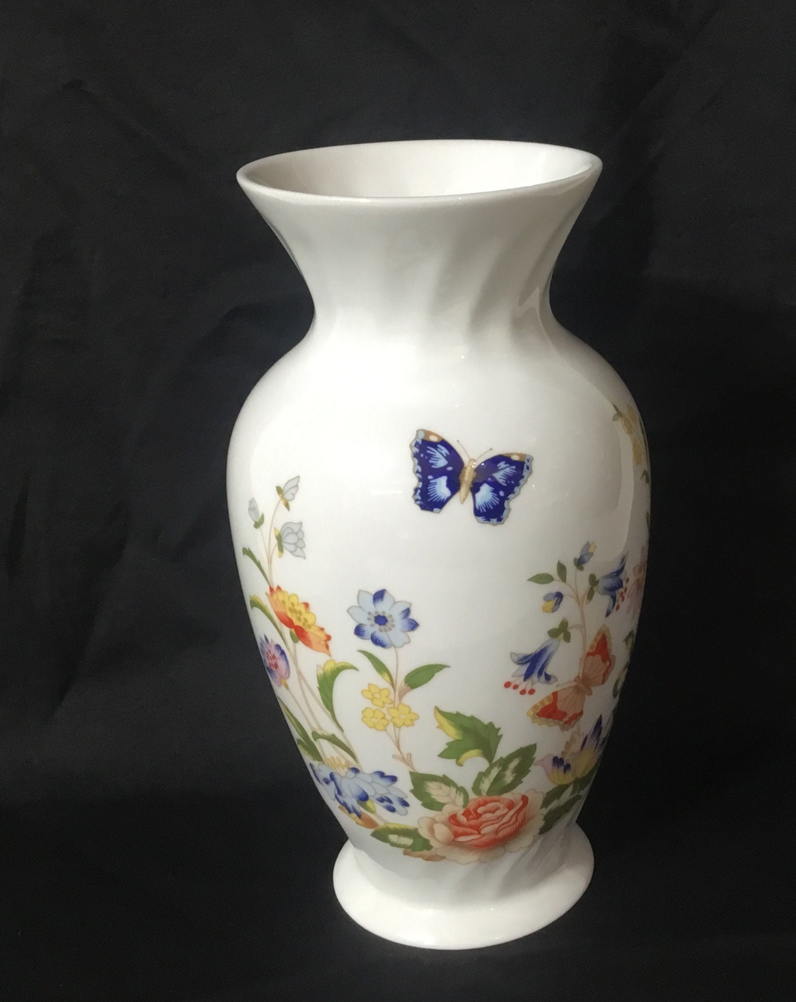 T37 Vintage Aynsley Cottage Garden 16cm (medium) Vase, Fine T37 Vintage Aynsley Cottage Garden 16cm (medium) Vase, Fine