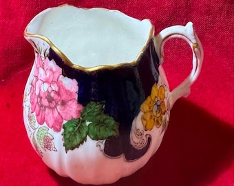 W86a Antique 1900s Moore Bros Miniature Milk Jug. Made in England. Tracked Shipping.