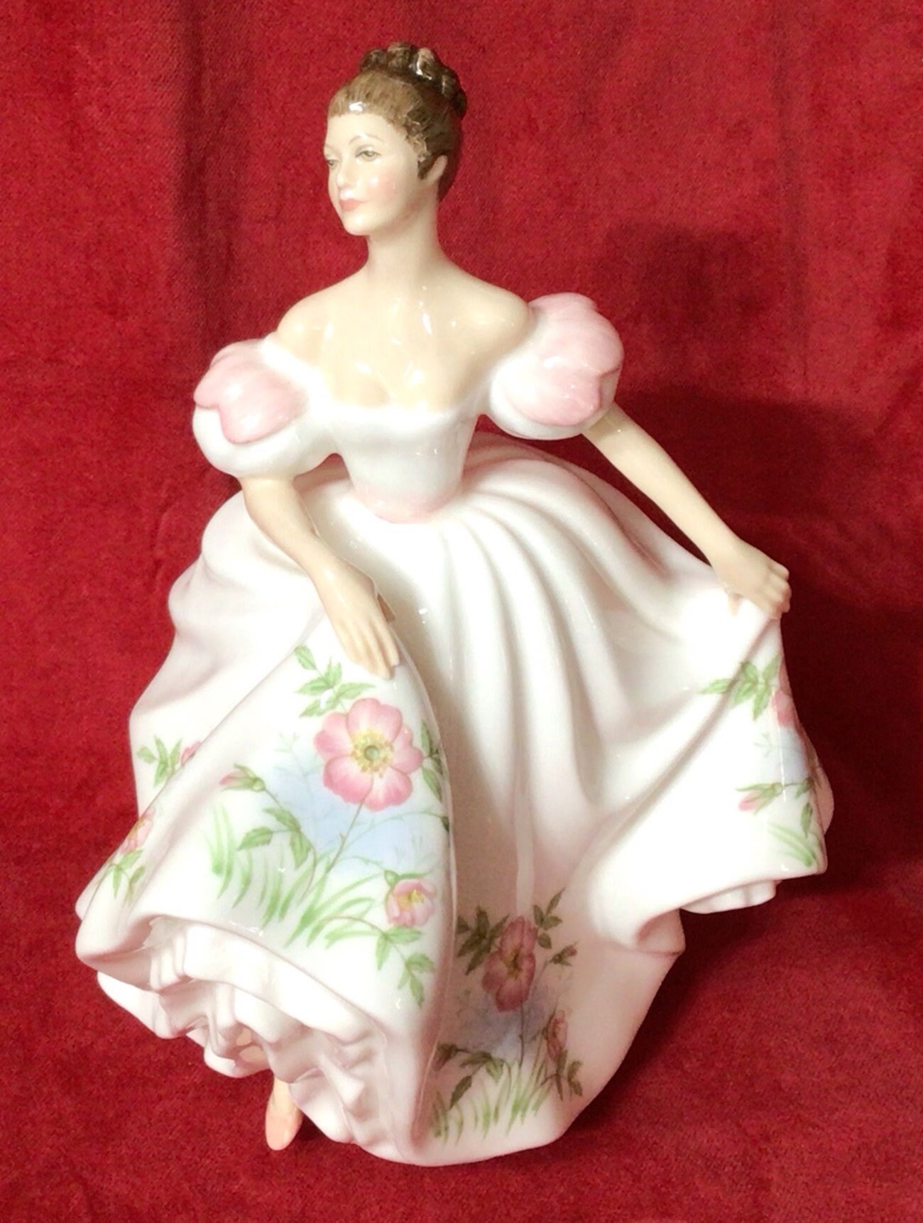 Lucy☆Shop K4 Vintage Handmade Royal Doulton “ LUCY” Lady Figurine. H N