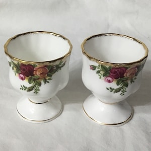 L41 Vintage, Made in England Royal Albert Old Country Roses Design 2 x Egg Cups. Tracked shipping.