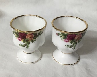 L41 Vintage, Made in England Royal Albert Old Country Roses Design 2 x Egg Cups. Tracked shipping.