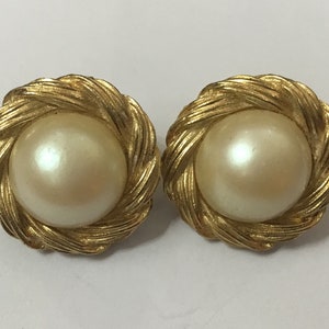 1970s Chanel Clover Drop Pearl Earrings