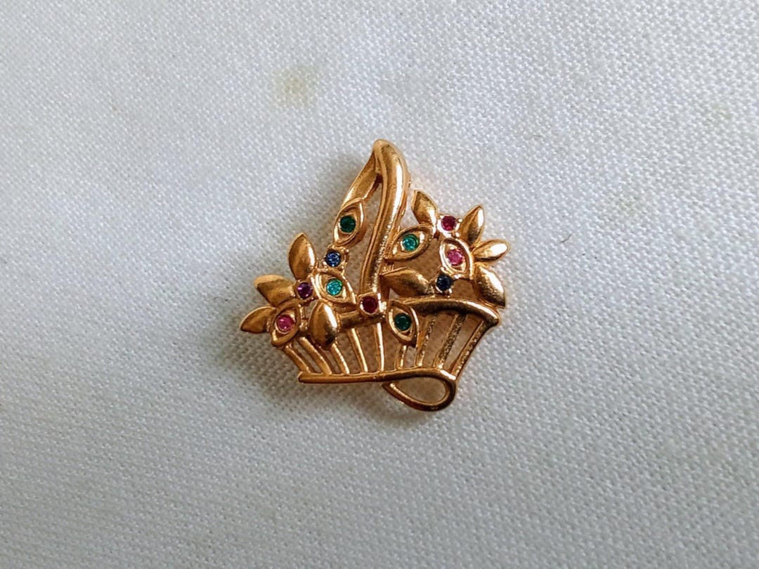 * vintage brooch ୨୧ *✵ ヴィンテージ ブローチ (f) Vintage 1980's Signed FABRICE Resin Flower Pin LARGE Size