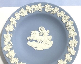 P30 Vintage Wedgwood Blue Jasper-ware Small Pin Dish.  Tracked shipping.