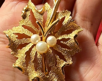 M44 Vintage Gold Tone Crown Trifari Leaf Brooch. Faux Pearl