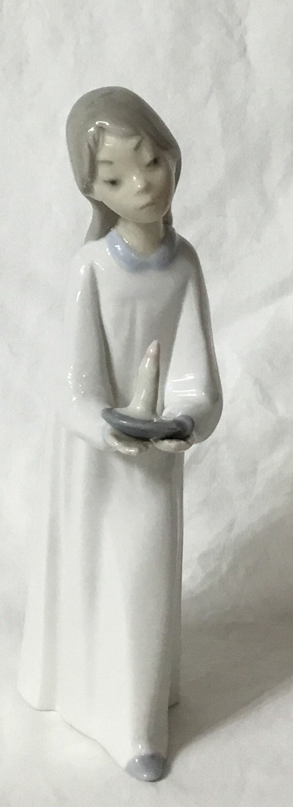 V39 Vintage Lladro “girl With a Candle” Spanish Porcelain Figurine