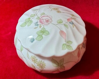 W100a Vintage Wedgwood “ Rosehip” Pattern Small Round Shaped Trinket Box. C1992s. Bone China, Made in England.