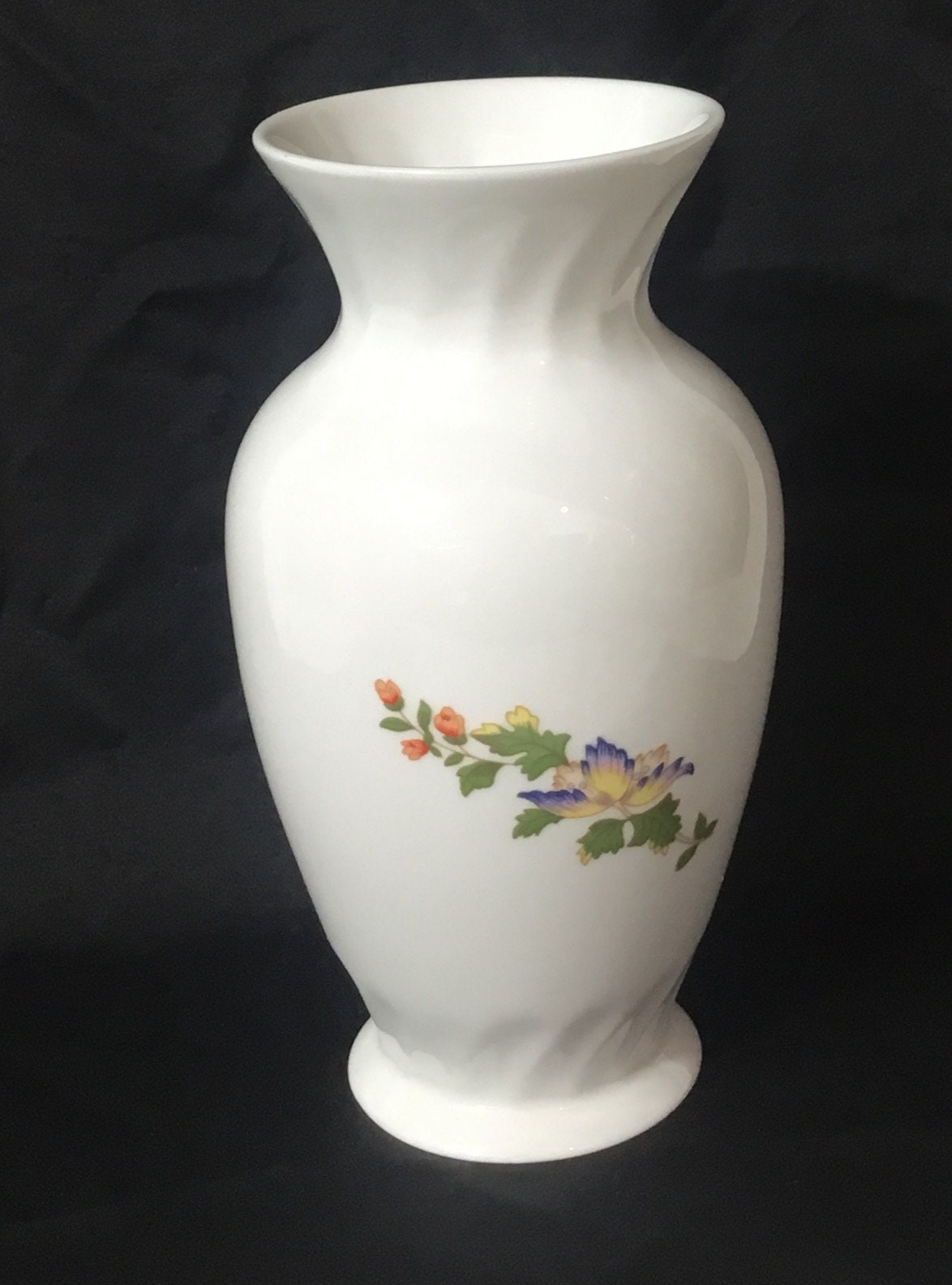T37 Vintage Aynsley Cottage Garden 16cm (medium) Vase, Fine T37 Vintage Aynsley Cottage Garden 16cm (medium) Vase, Fine