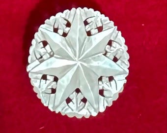 A53a Vintage Handcarved Mother Of Pear Star Brooch. Made in Bethlehem. Gift Idea. Tracked Shipping.