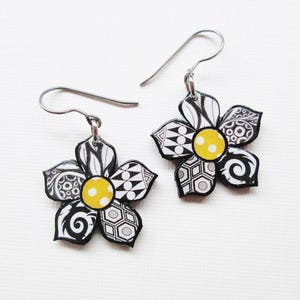 Paper Mosaic Flower Earrings Small Floral Earrings Upcycled Earrings Any Color Choice MADE-TO-ORDER image 6