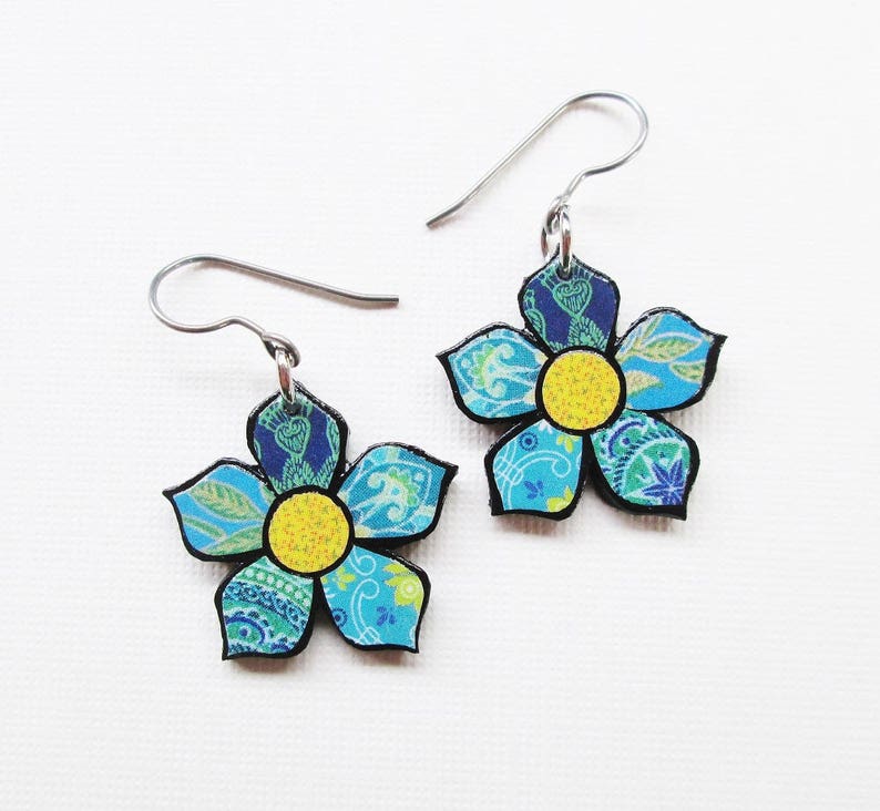 Paper Mosaic Flower Earrings Small Floral Earrings Upcycled Earrings Any Color Choice MADE-TO-ORDER image 3