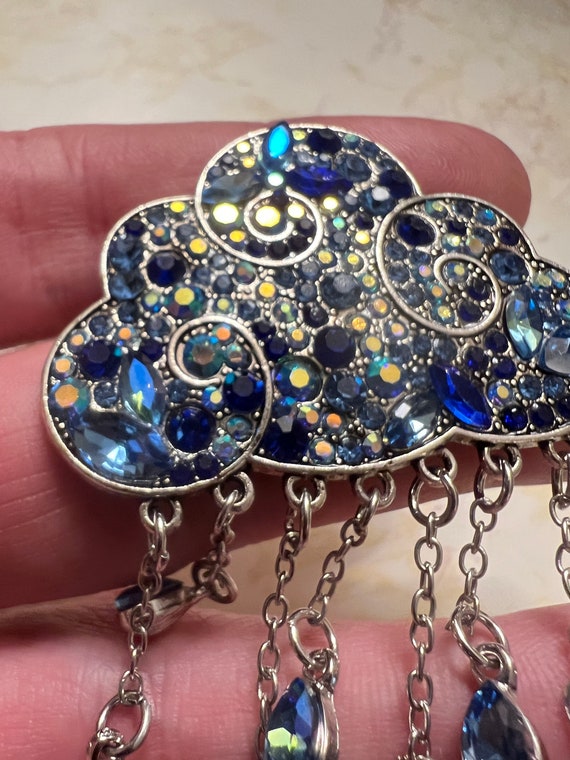 Rain Cloud Brooch magical - image 2