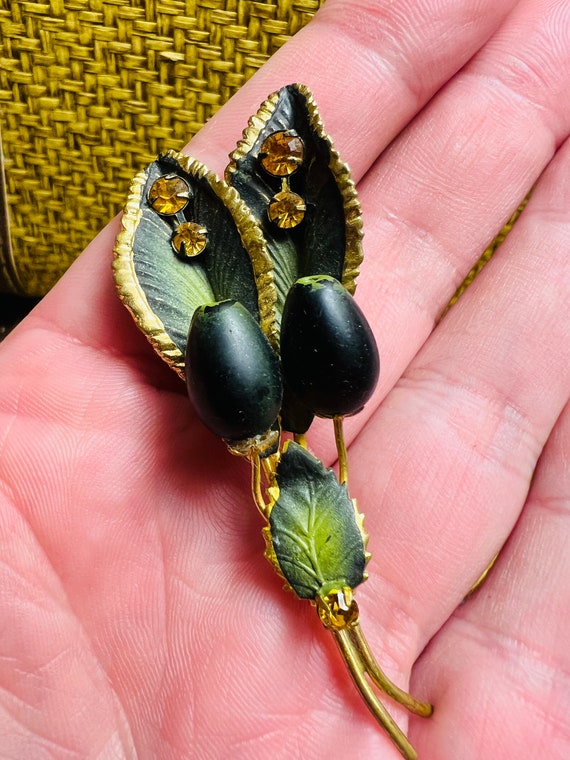 **vintage brooch pin ** Gem