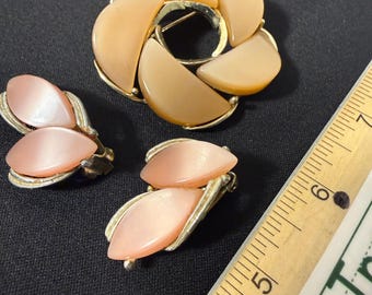 Vintage Mid-Century "STAR" Brooch and Clip-On Earrings Set – Peach/Pink Cabochon Costume Jewelry