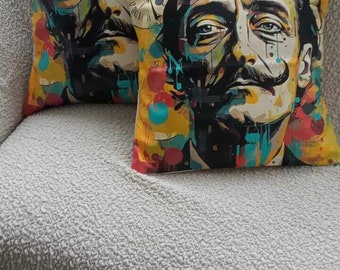 Cushion covers measuring 40x40 cm, the Salvador Dalí effigy