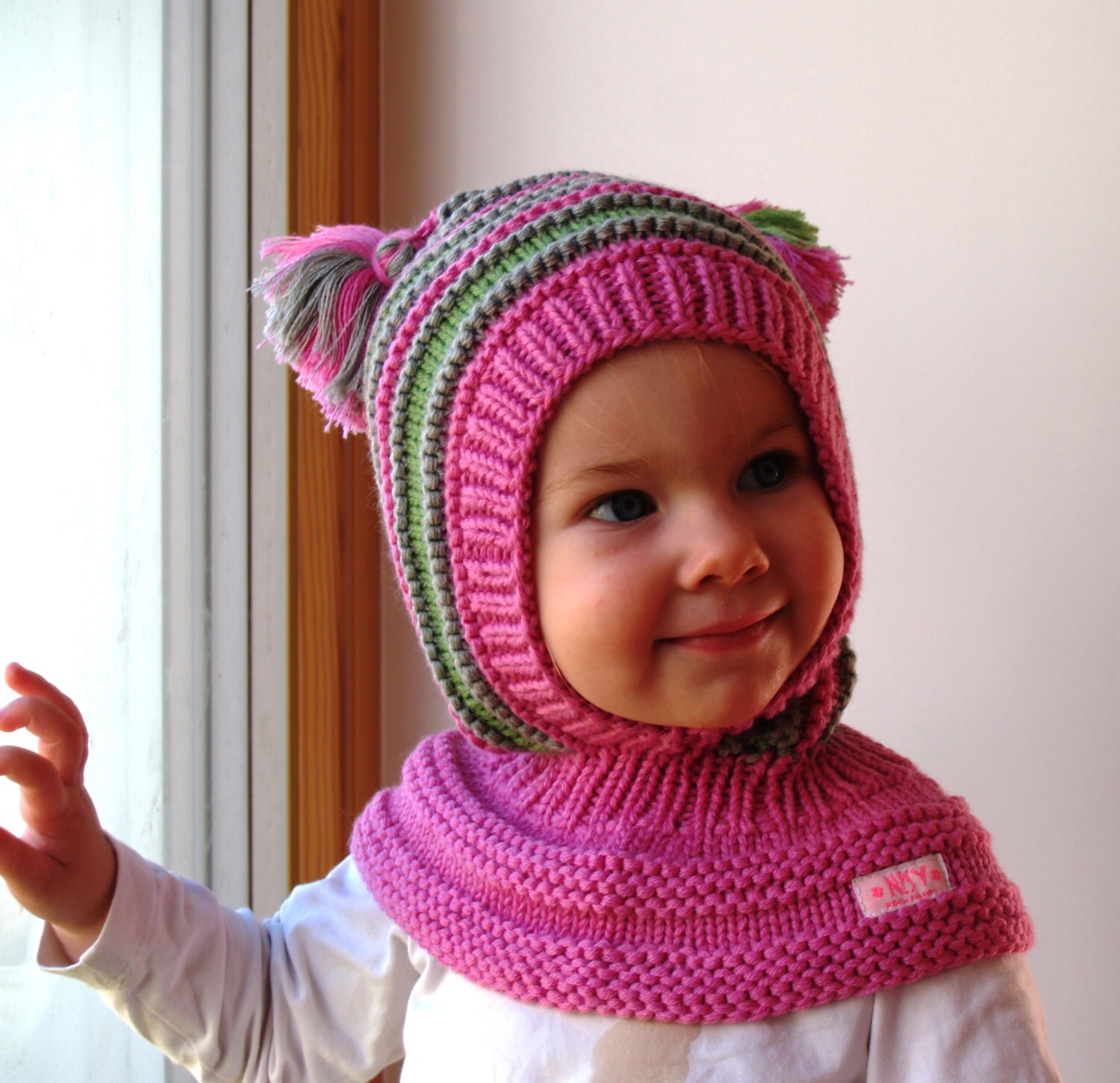 Manyo. Bonnet Enfant Hiver, Cagoule Enfant Bonnet Enfant Coton Pompon Bébé,  Bonnet Echarpe Coupe-vent Chaud pour Garçons Filles 2-5 ans (Vin rouge) :  : Mode