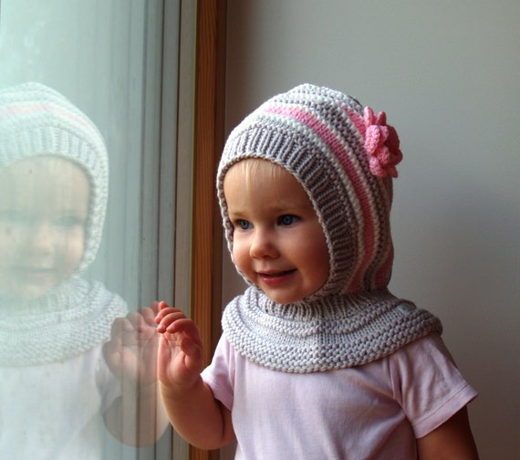 Cagoule de fille gris clair, chapeau à capuche tricoté avec fleur