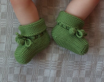 Bright Green Merino Wool Boots for Babies, Hand Knitted Baby Accessory, Gift for New Born. Other colors/ available