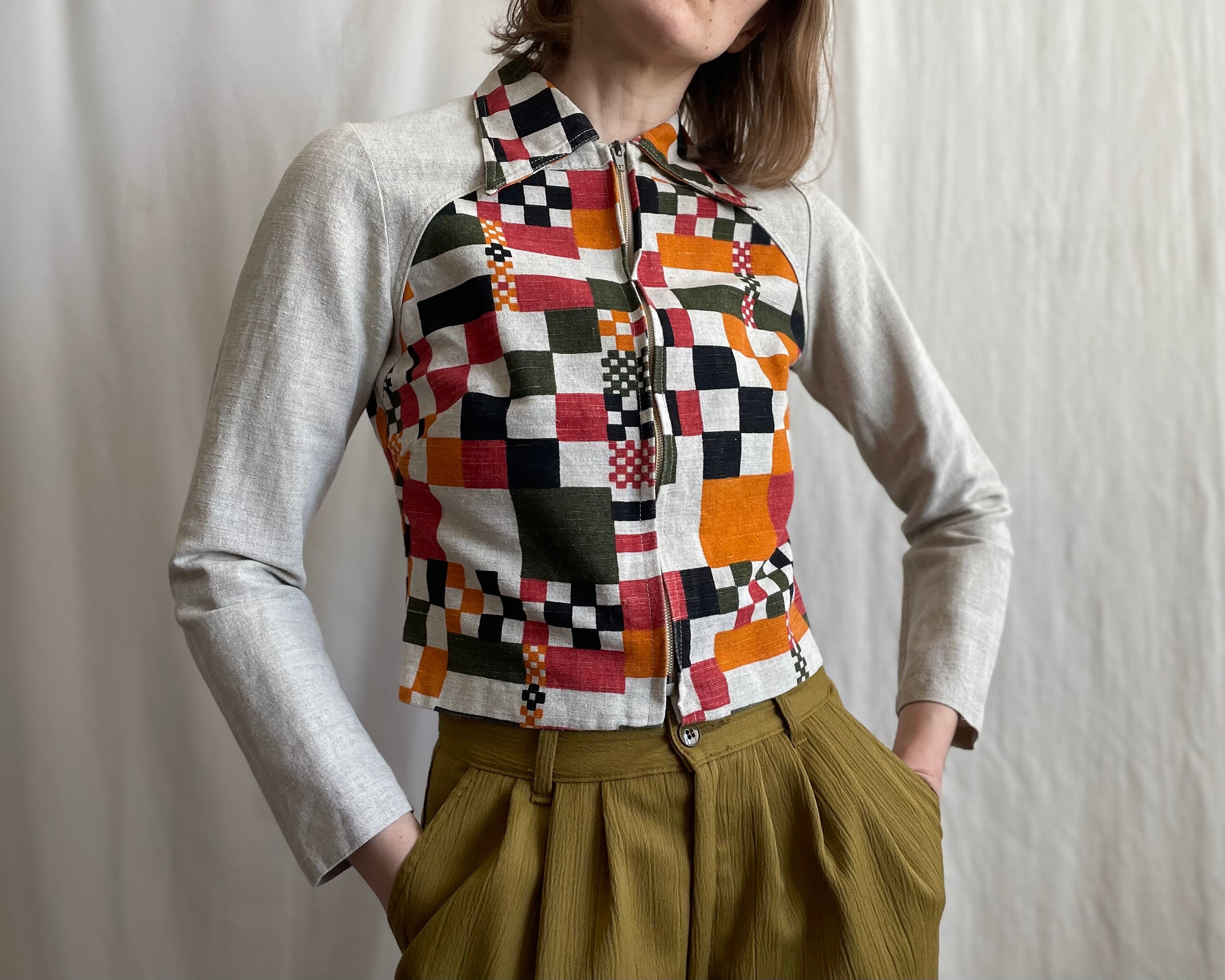 Vintage 70s Fitted Linen Zip up Crop Jacket, Multicolor Vintage 70s Fitted Linen Zip up Crop Jacket, Multicolor