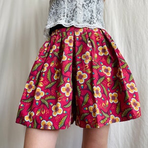 Vintage High Waisted Pleated Wide Leg Mini Shorts, Vibrant Floral Short Culottes with Pockets, Extra Small Size XS S
