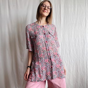 Vintage Short Sleeve Pink Ditsy Floral Loose Viscose Chiffon Blouse, Collarless Longline Button Up Shirt, Small Size S