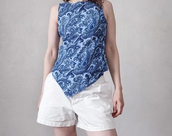 Vintage Paisley Print V Hem Tank Top in Blue - Size S