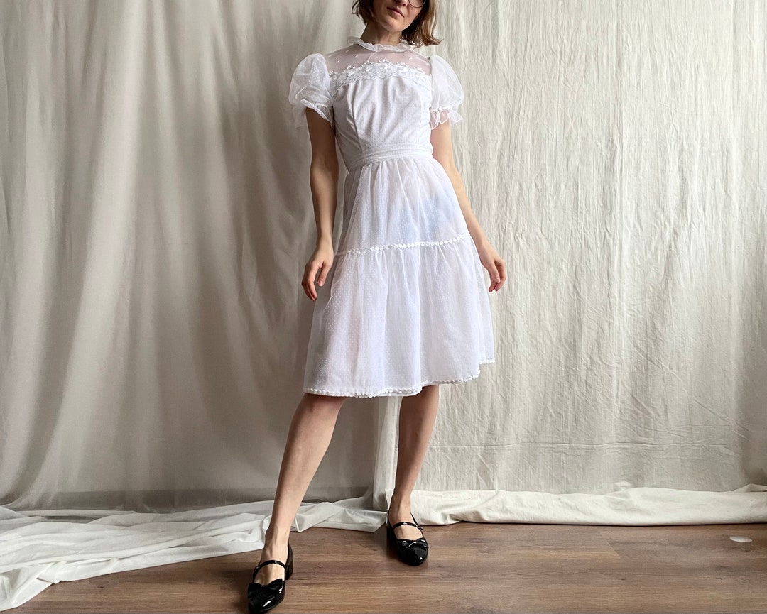 long sleeve dress vintage Vintage-Inspired High Neck Long Sleeve Lace Wedding Gown main image 1